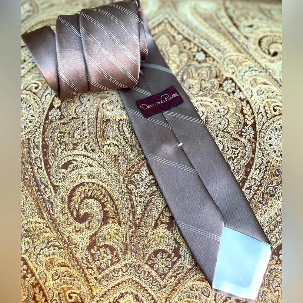 OSCAR DE LA RENTA Gray & Light Blue Striped Tie